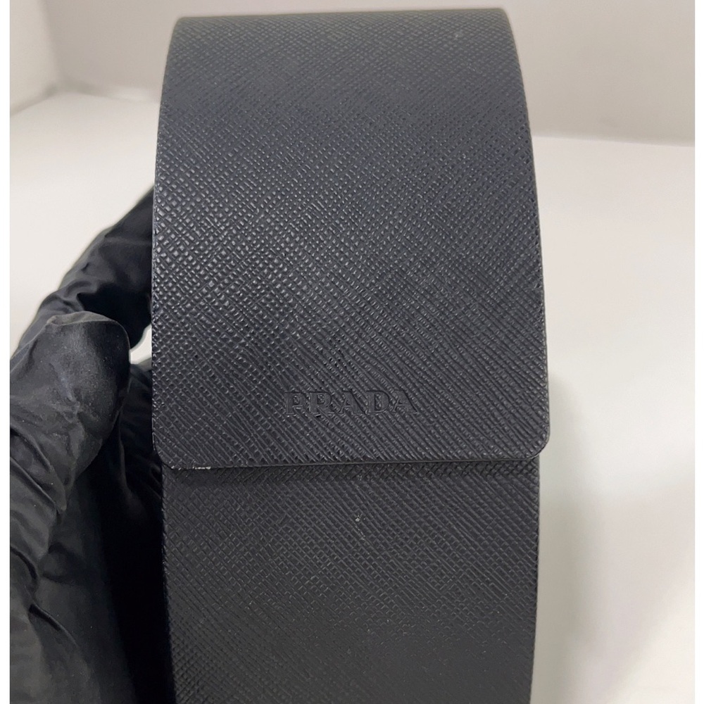 Prada sunglasses with case authentic - Picture 6 of 7